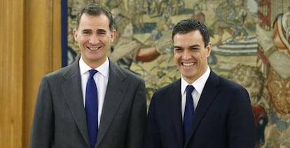 El rey Felipe VI y Pedro Sánchez, en la primera ronda de consultas.