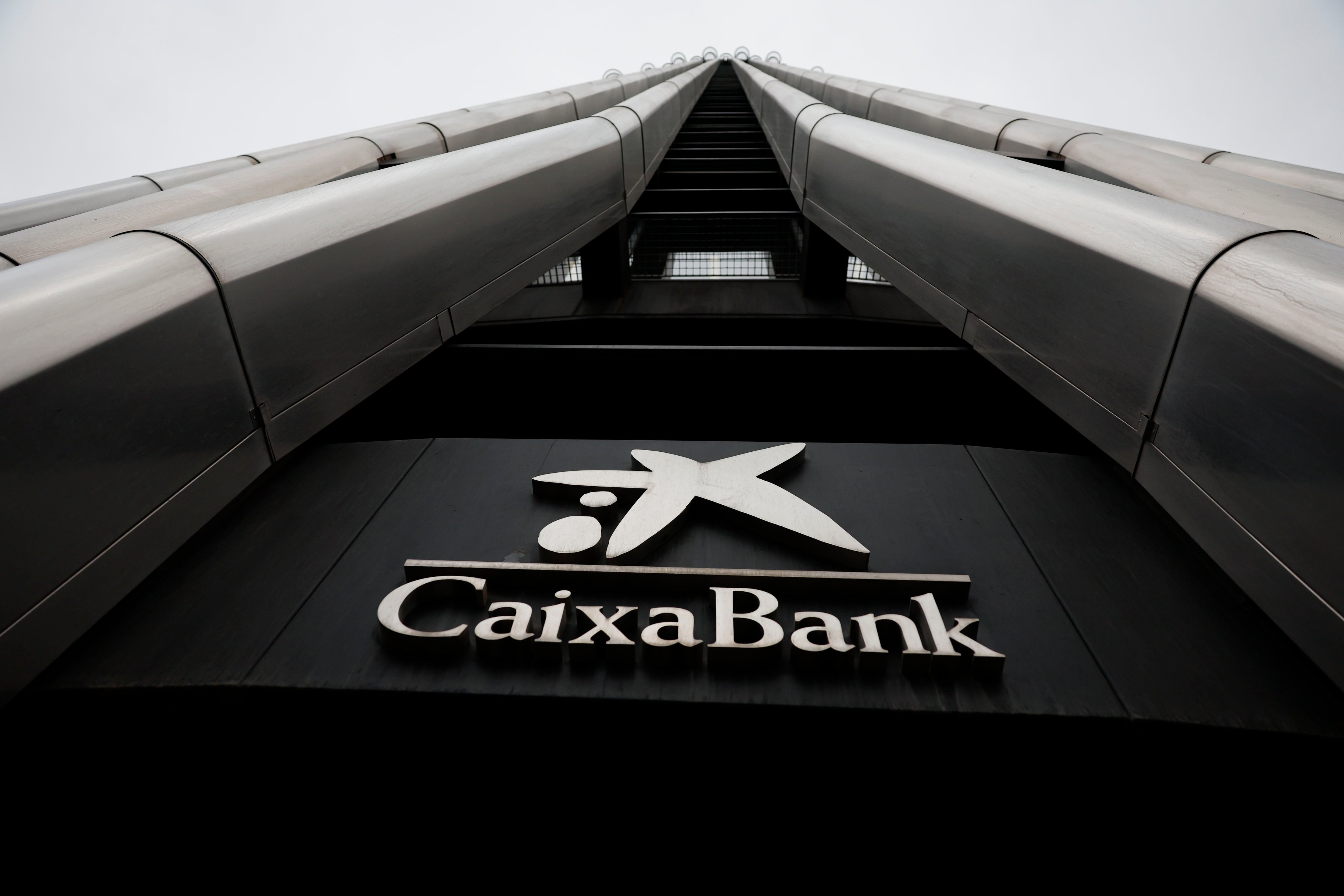 CaixaBank concedió 10.000 millones en financiación para pymes en el primer semestre, un 2% más