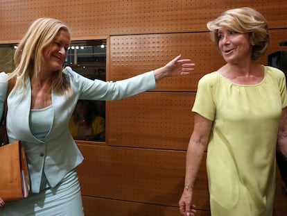 Esperanza Aguirre y Cristina Cifuentes, en una imagen de archivo.