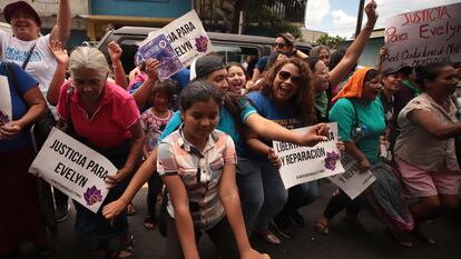 Una manifestación en agosto de 2019 en El Salvador por la liberación de una mujer apresada por abortar
