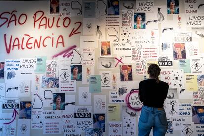 Una perspectiva de la exposición 'Artivismo feminista' que reivindica y renombra en la Universitat de València a las mujeres anónimas que, sin embargo, han marcado la historia del arte.