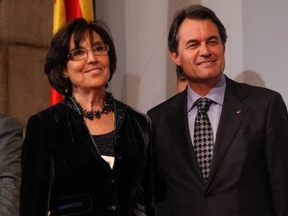 Concepció Ferrer, junto a Artur Más, en un acto oficial en 2011.