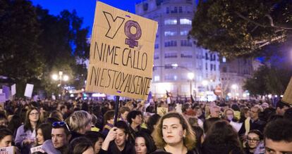 Miles de personas en las marchas del Día de la Mujer.
