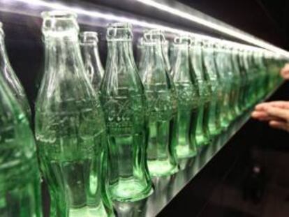 Botellas vac&iacute;as de Coca-Cola, en una exposici&oacute;n en M&eacute;xico. 