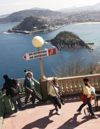 Visitantes en el Parque Monte Igeldo.