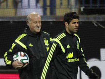 Del Bosque y Diego Costa en un entrenamiento