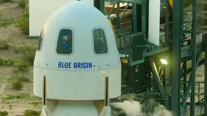El New Shepard tiene importantes comodidades: el espacio en cabina es el doble que el de la cápsula Apollo con la que se viajó a la Luna. Además, cuenta con seis cómodos asientos para sendos pasajeros, aunque en esta ocasión solo se hayan ocupado cuatro.