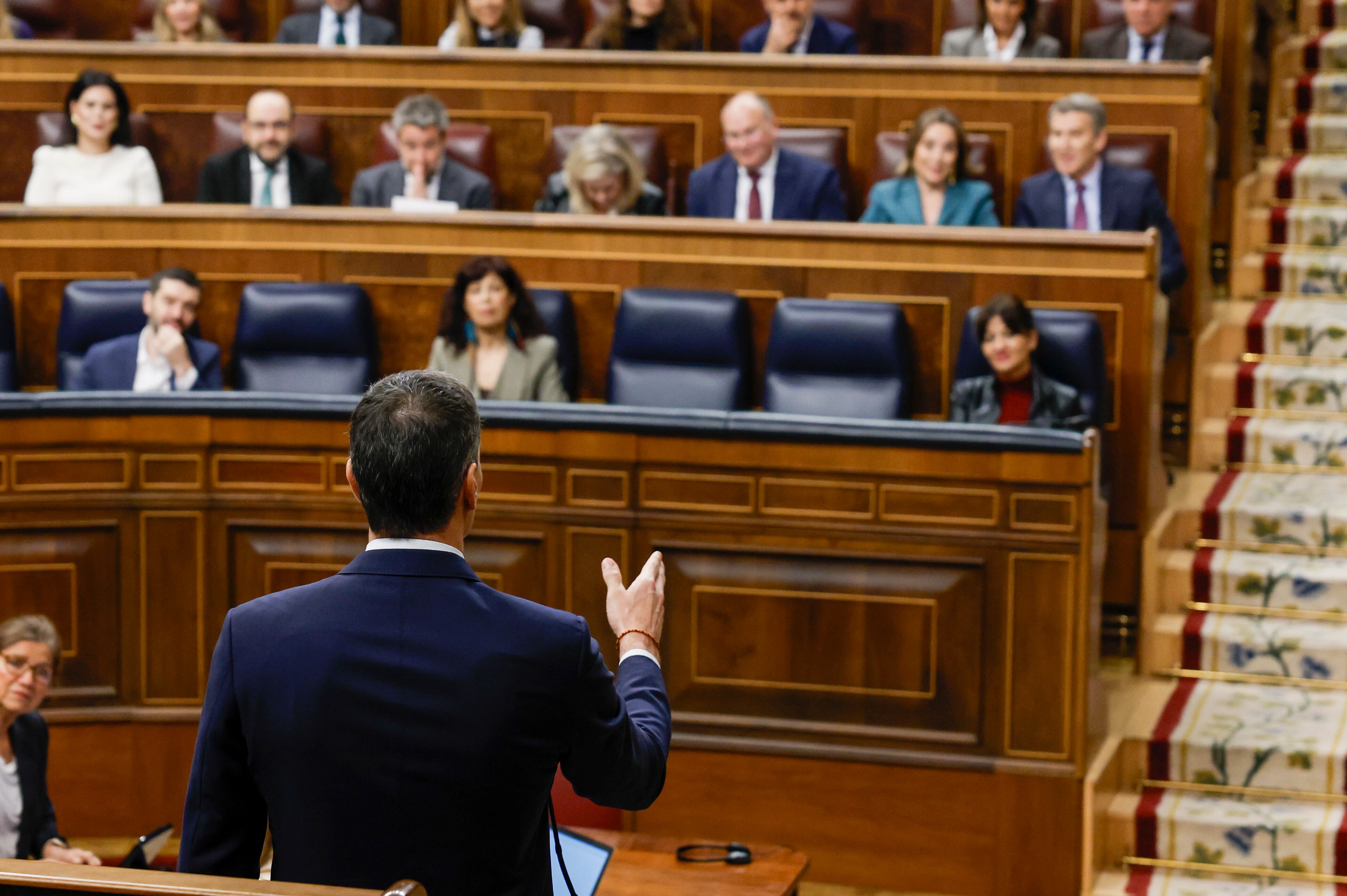El PSOE amplía su ventaja sobre el PP y obtendría el 33,4% de los votos, según el barómetro del CIS de febrero