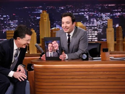 Stephen Colbert y Jimmy Fallon, en el programa presentado por el segundo.