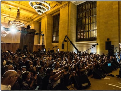 Foto del concierto en Grand Central publicada en la cuenta de Facebook oficial de Paul McCartney.