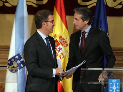 Feij&oacute;o y De la Serna, durante una visita del ministro a Santiago.