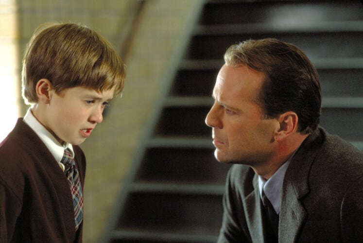 Haley Joel Osment y Bruce Willis, en 'El sexto sentido'.