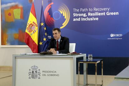 El presidente del Gobierno, Pedro Sánchez, interviene en calidad de presidente del Consejo Interministerial de la OCDE, en la inauguración de la reunión.