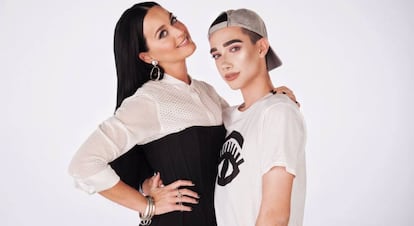 Katy Perry y James Charles, para CoveGirls.