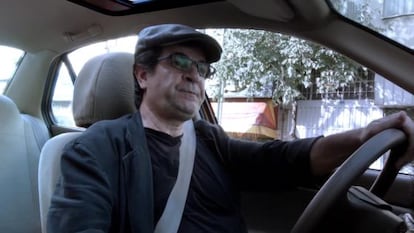 Jafar Panahi, al volante en su pel&iacute;cula.