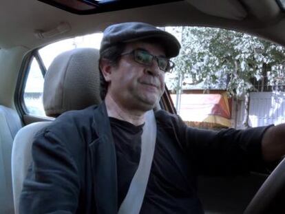 Jafar Panahi, al volante en su pel&iacute;cula.