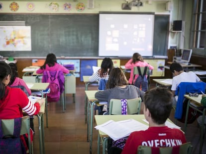 Alumnos en un aula.