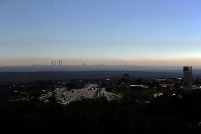 Smog over Madrid in March 2017.