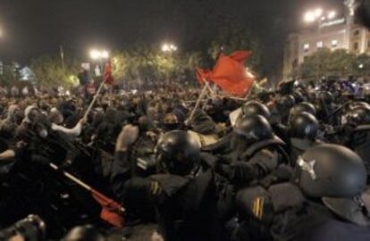 Antidisturbios de la Polic&iacute;a Nacional cargando contra los manifestantes el pasado 25 de septiembre. 