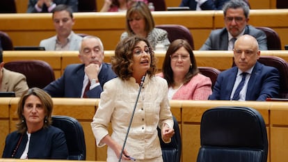 La vicepresidenta primera y ministra de Hacienda, María Jesús Montero, durante la sesión de control en el Senado, el 7 de mayo.