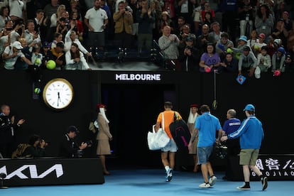 El mallorquín abandona el Spain Rod Laver Arena.