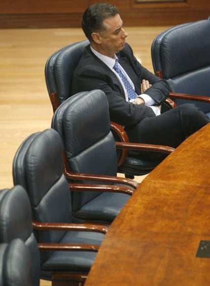 Alberto López Viejo, en un pleno de la Asamblea de Madrid.