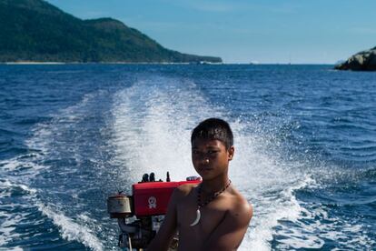 Conocidos como Chao Lays en tailandés, estos nómadas del mar han surcado las costas de Malasia, Tailandia y Myanmar de desde hace 500 años viviendo de lo que la naturaleza les ofrecía.