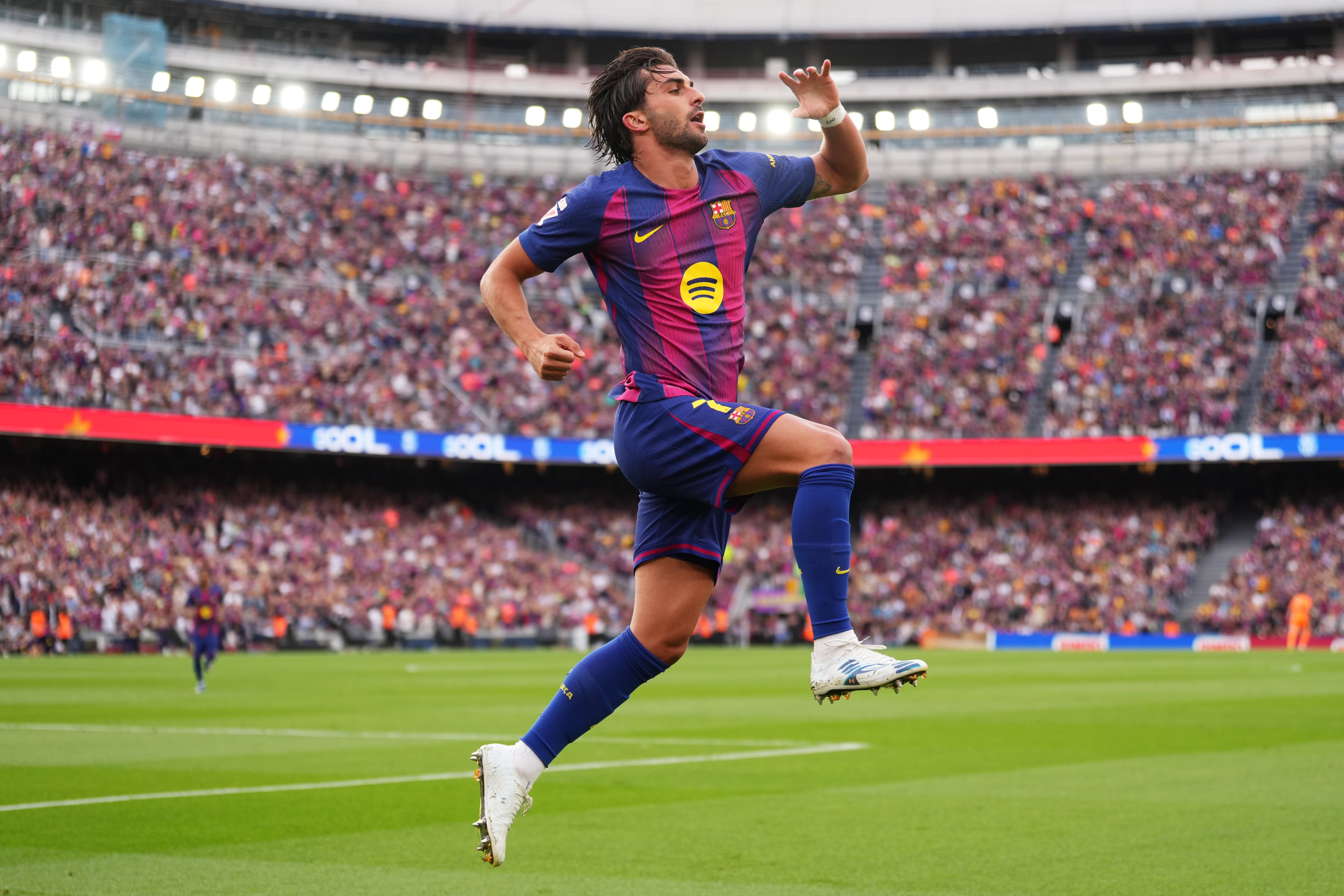 Barcelona - Espanyol en directo | El Barça gana al descanso con un doblete de Ferran