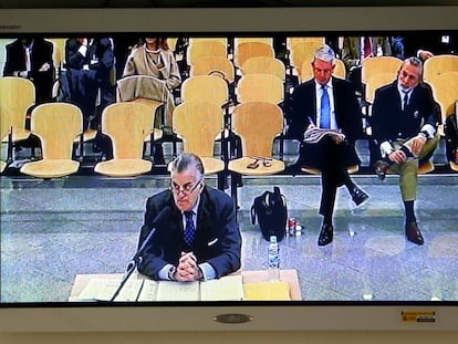 Luis Barcenas durante su declaracion en la Audiencia Nacional por el juicio de trama Gurtel. 