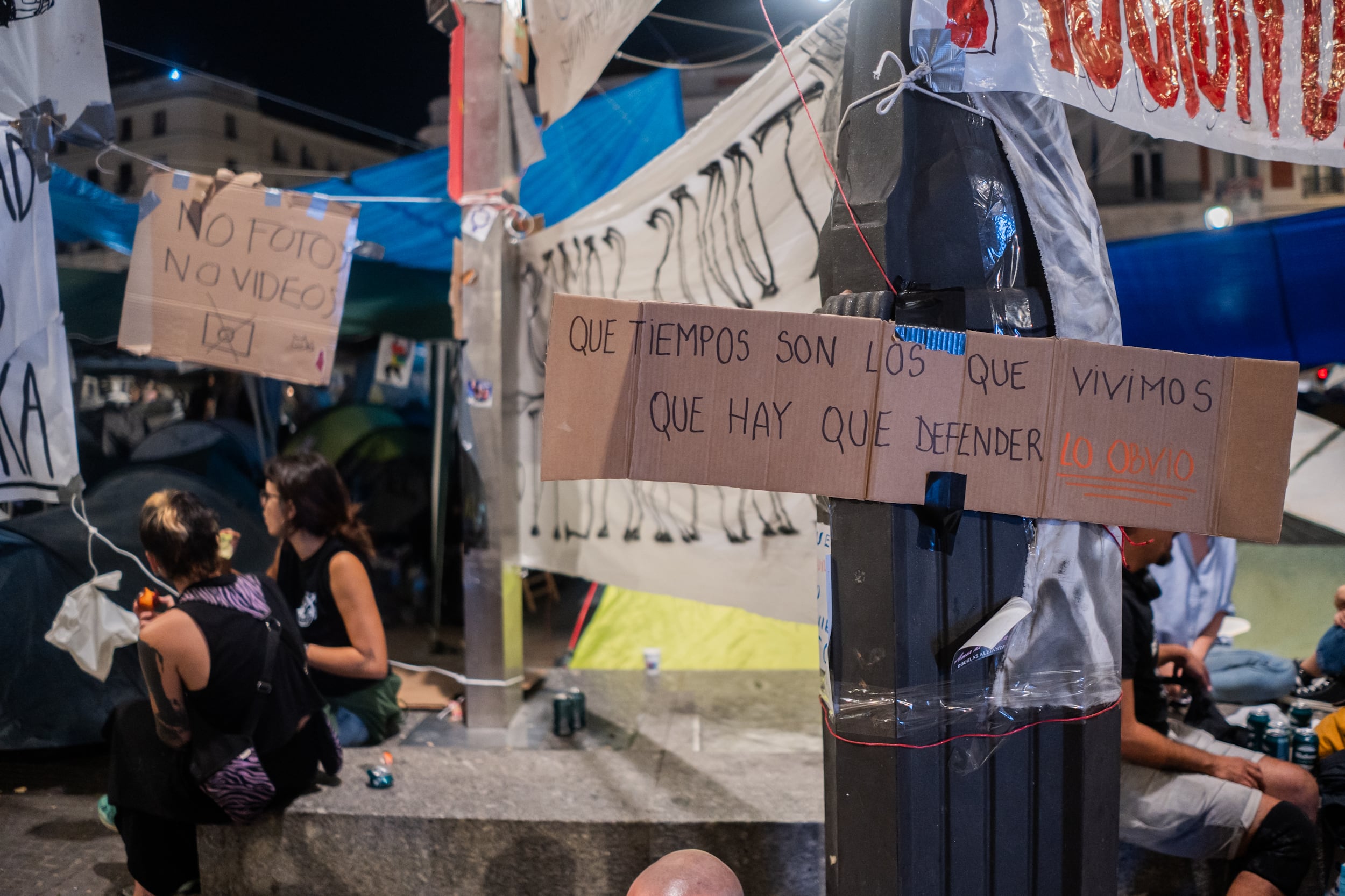 Un cartel que reza 