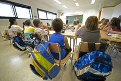 Varios niños en su aula del colegio. EFE/Archivo