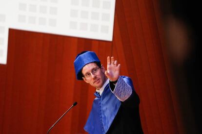 Alessio Figalli, tras ser investido doctor honoris causa por la Universidad Politécnica de Cataluña (UPC).