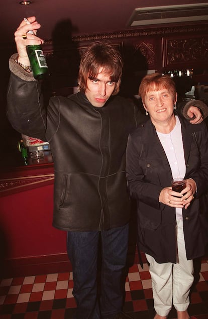 Peggy Gallagher madre Oasis