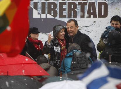 Esperanza Aguirre reivindicaba ayer "una Cuba libre" en una concentración en la Puerta del Sol.