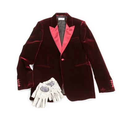 Chaqueta de terciopelo y guantes de piel, a subasta en Sotheby's. 