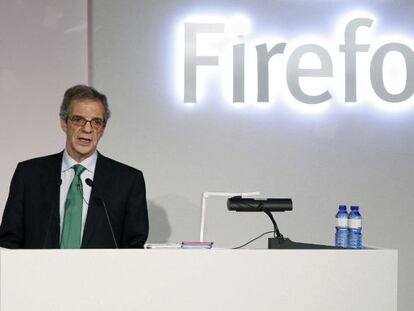 El presidente de Telef&oacute;nica, C&eacute;sar Alierta, durante el acto de presentaci&oacute;n de los planes de futuro del nuevo sistema operativo para m&oacute;viles Firefox OS ayer en un acto previo al Mobile World Congress, en L&#039;Hospitalet (Barcelona).