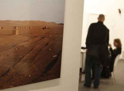 Una de las fotografías de la artista colombiana Rosario López Parra expuestas en el espacio de la galería Casas Riegner en Arco.