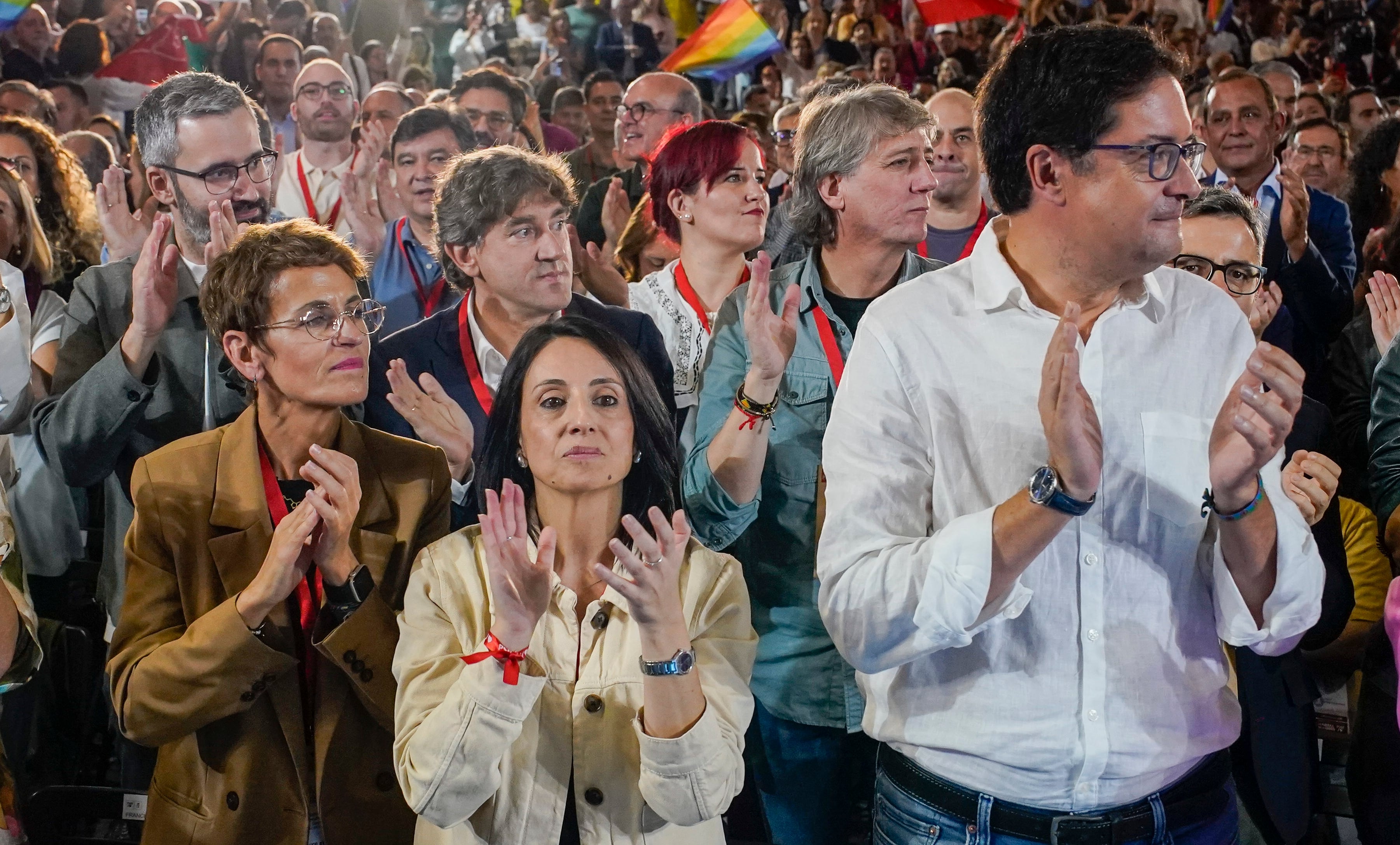 La secretaria de Organización del PSOE, Rebeca Torró (centro), este sábado en Fuenlabrada. 