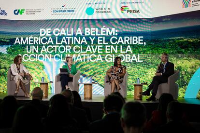 Astrid Schomaker, Sonja Gibbs, Nadia Malpartida y Mario Pardo conversan en el panel 'De Cali a Belém:  América Latina y el Caribe' , tras la inauguración del foro económico. 