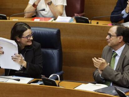 La vicepresidenta del Consell, M&ograve;nica Oltra, en las Cortes Valencianas. 