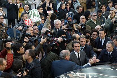 José María Aznar, tras votar en el colegio Nuestra Señora del Buen Consejo.