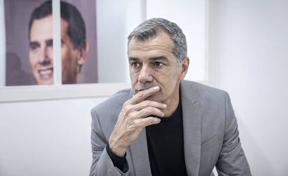 Toni Cantó, candidato de Ciudadanos a la Presidencia de la Generalitat, en la sede del partido.