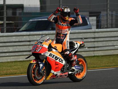 Marc Márquez en acabar la carrera i aconseguir el seu tercer títol de MotoGP.