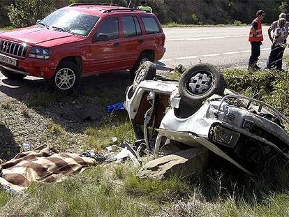 Accidente registrado el sábado en la A-132, entre Ayerbe y el desvio de Riglos (Huesca), en el que una persona murió.