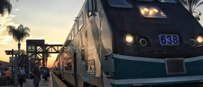 Tren del servicio de cercanías de Los Ángeles, Metrolink.