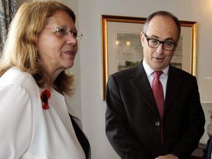 La presidenta de la Comisi&oacute;n Nacional del Mercado de Valores (CNMV), Elvira Rodr&iacute;guez; el subgobernador del Banco de Espa&ntilde;a, Fernando Restoy y el presidente de la Comisi&oacute;n Nacional de los Mercados y la Competencia (CNMC), Jos&eacute; Mar&iacute;a Mar&iacute;n (i a d).