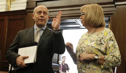 El ministro José Ignacio Wert y la rectora Adelaida de la Calle.