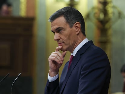 Pedro Sánchez, durante el primer día del debate de investidura que le permitió revalidar su permanencia en La Moncloa.