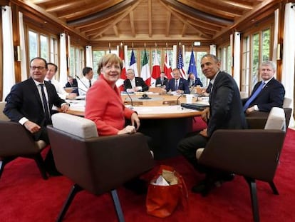 Los l&iacute;deres del G-7, este lunes, durante una sesi&oacute;n de trabajo de la cumbre en Elmau.