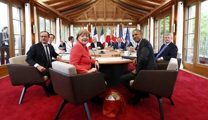 Los l&iacute;deres del G-7, este lunes, durante una sesi&oacute;n de trabajo de la cumbre en Elmau.